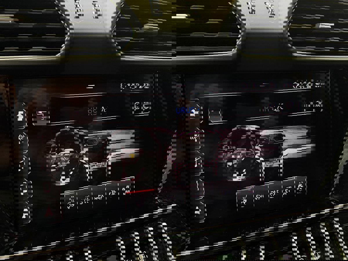 Used 2021 Lamborghini Urus image 45