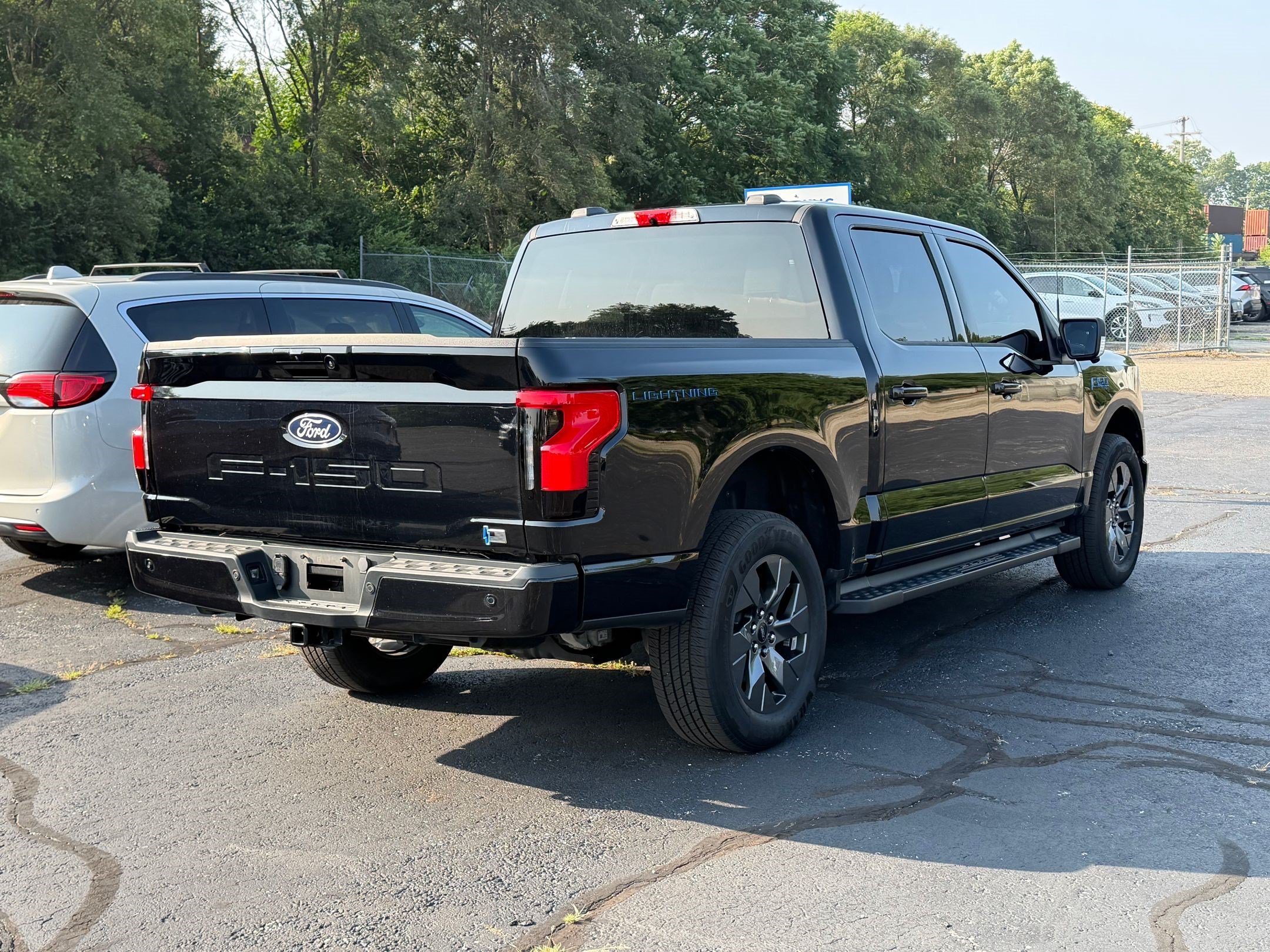 Used 2024 Ford F150 Lightning Flash AWD/4WD image 6