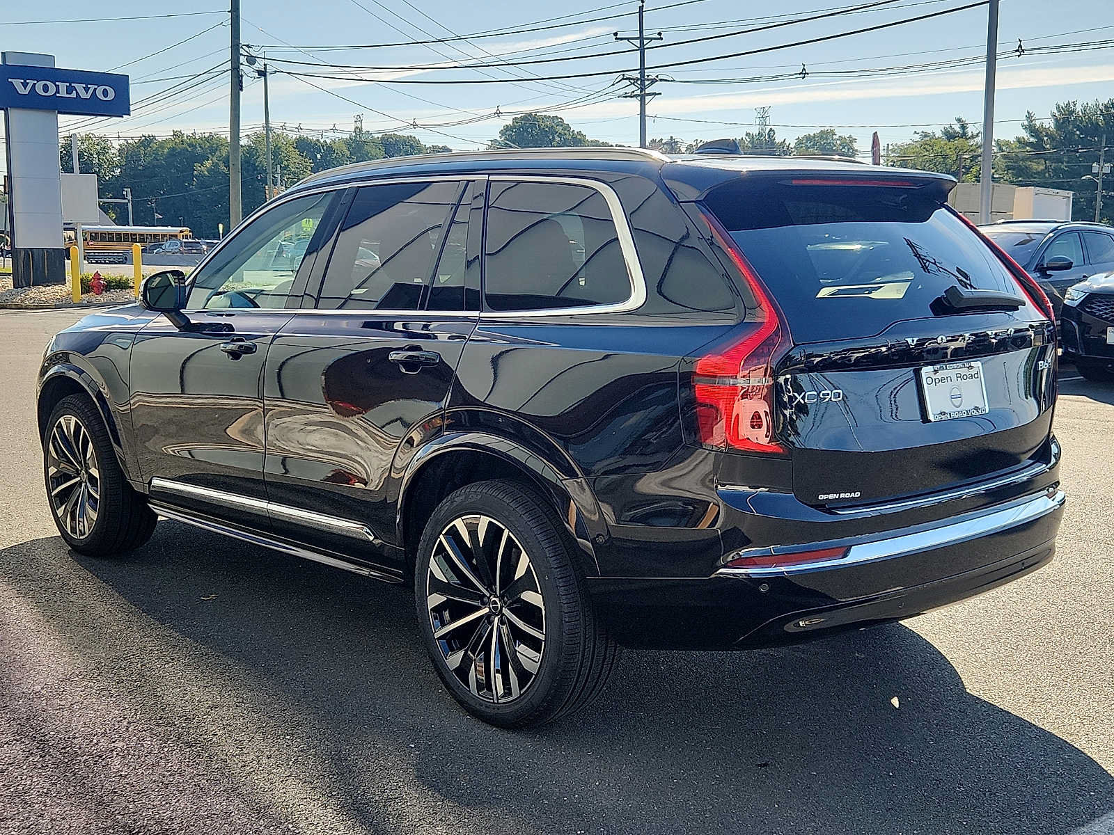 Used 2026 Volvo XC90 B6 Plus w/ Protection Package Premier AWD/4WD image 4