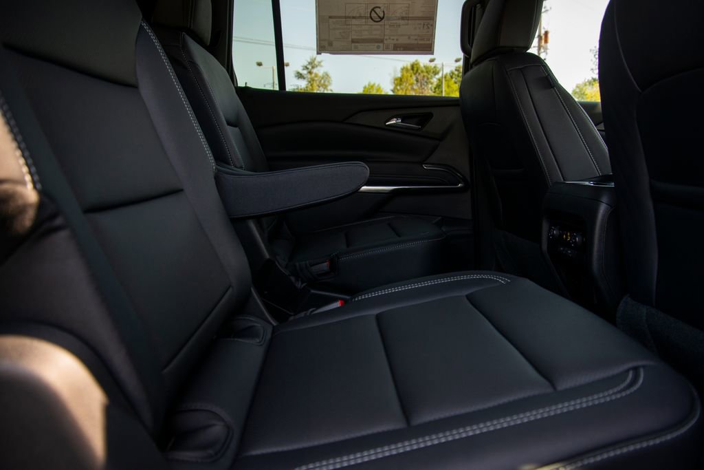 New 2026 Chevrolet Traverse LT w/ Midnight/Sport Edition AWD/4WD image 14