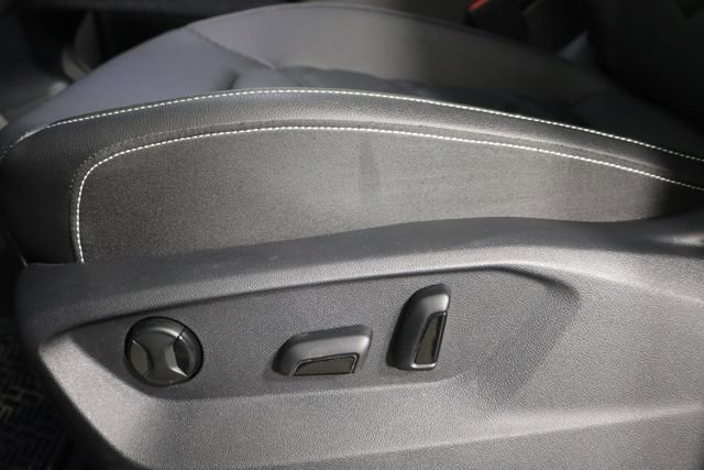 Used 2026 Volkswagen Atlas SE FWD image 23