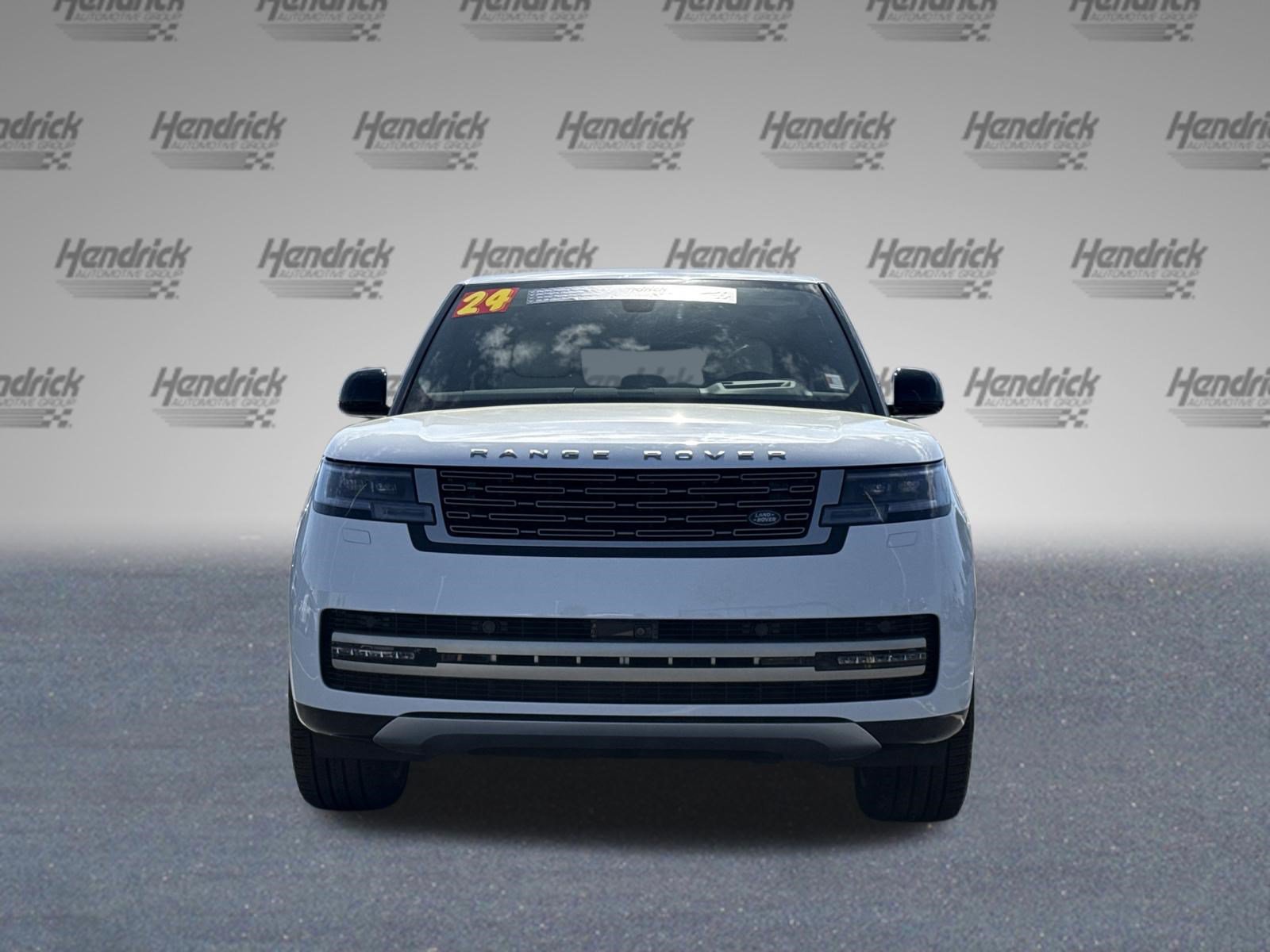 Used 2024 Land Rover Range Rover SE AWD/4WD image 3