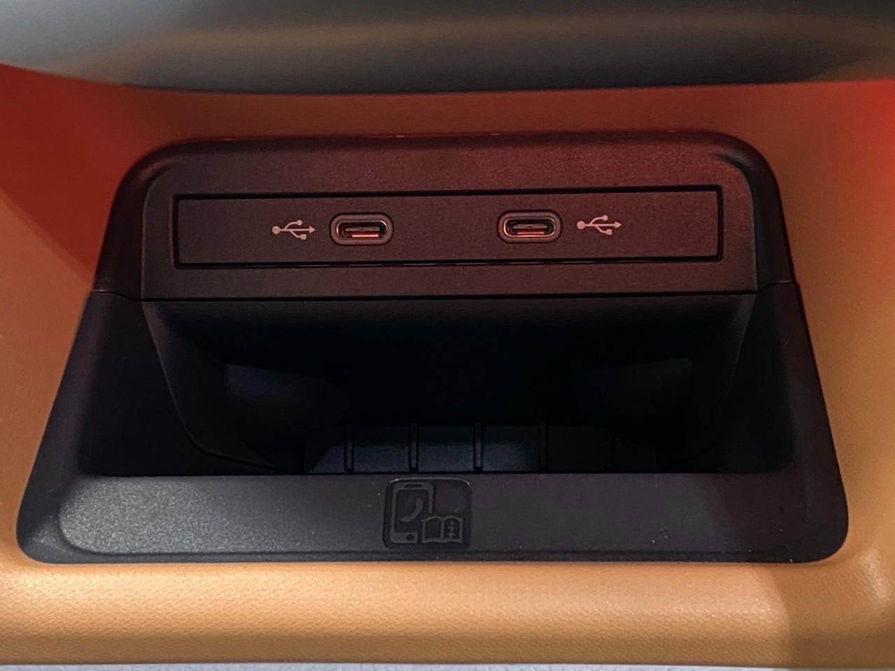 New 2025 Volkswagen ID. Buzz 1st Edition image 8