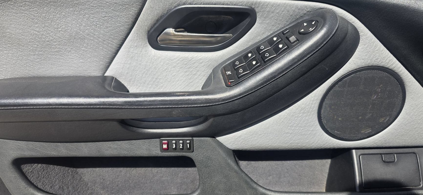 Used 2002 BMW M5 RWD image 9
