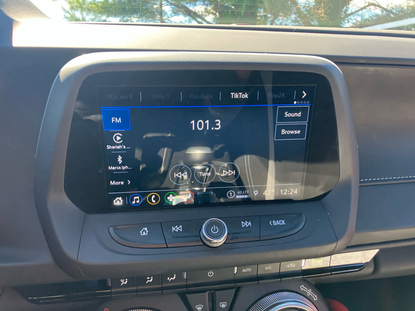 Used 2022 Chevrolet Camaro LT w/ Technology Package image 14