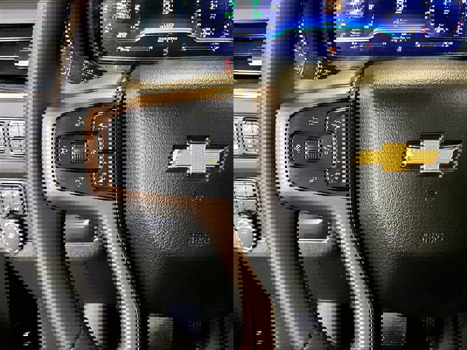 Used 2023 Chevrolet Tahoe High Country w/ Premium Package 2 image 24