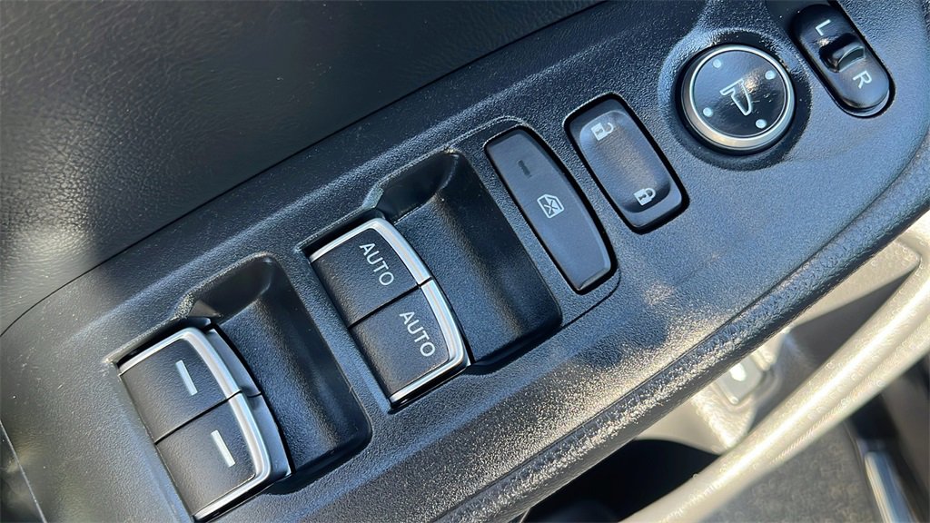 Used 2018 Honda Accord Touring image 12