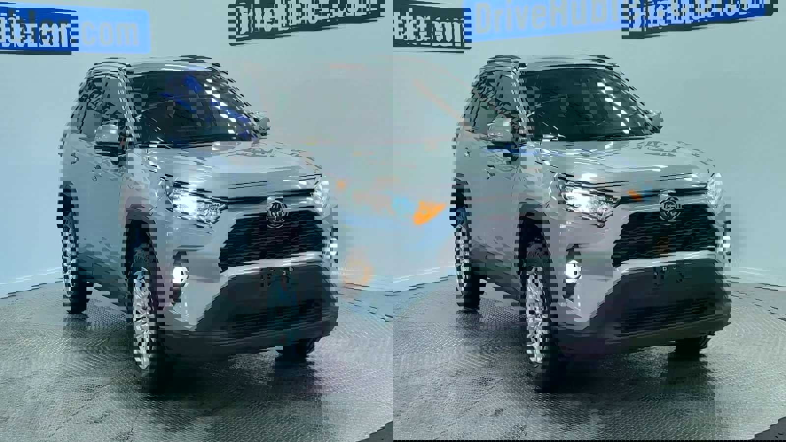 Used 2021 Toyota RAV4 XLE image 2