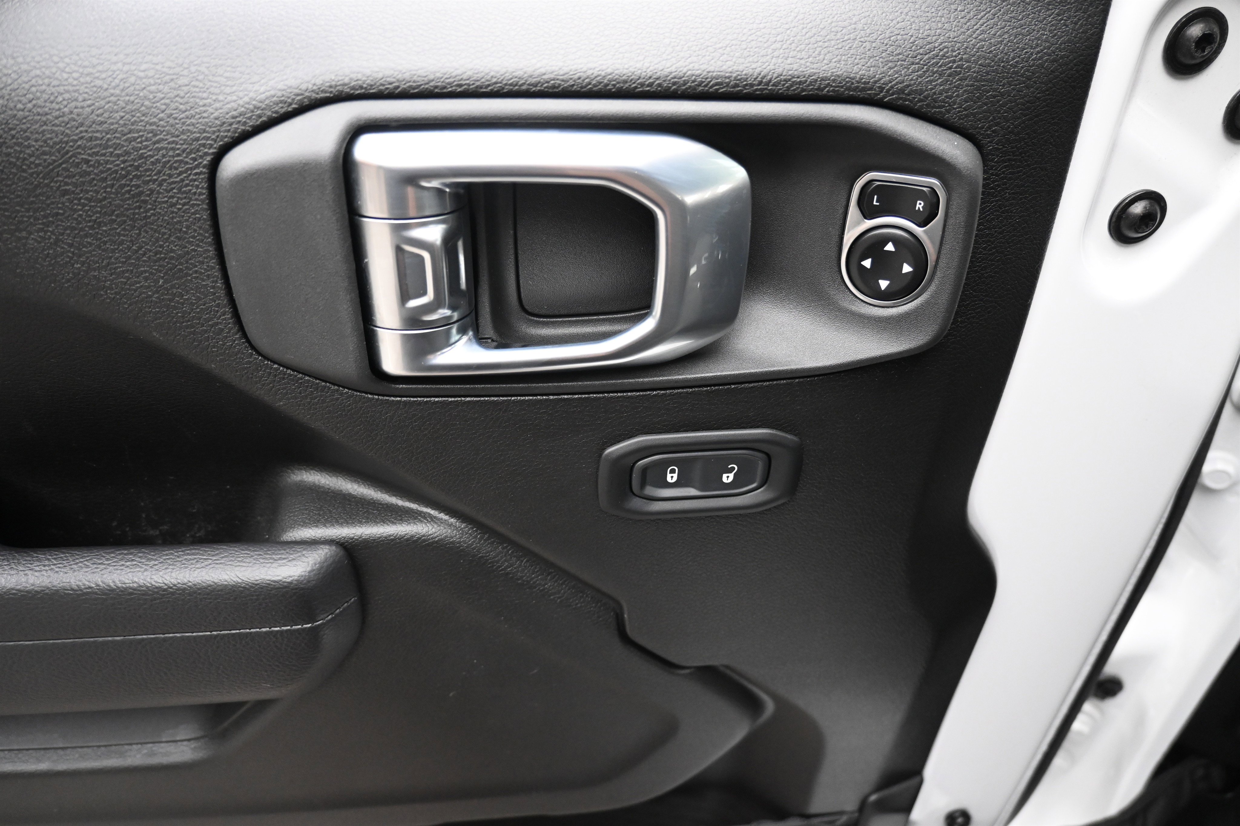 Used 2024 Jeep Gladiator Sport AWD/4WD image 14