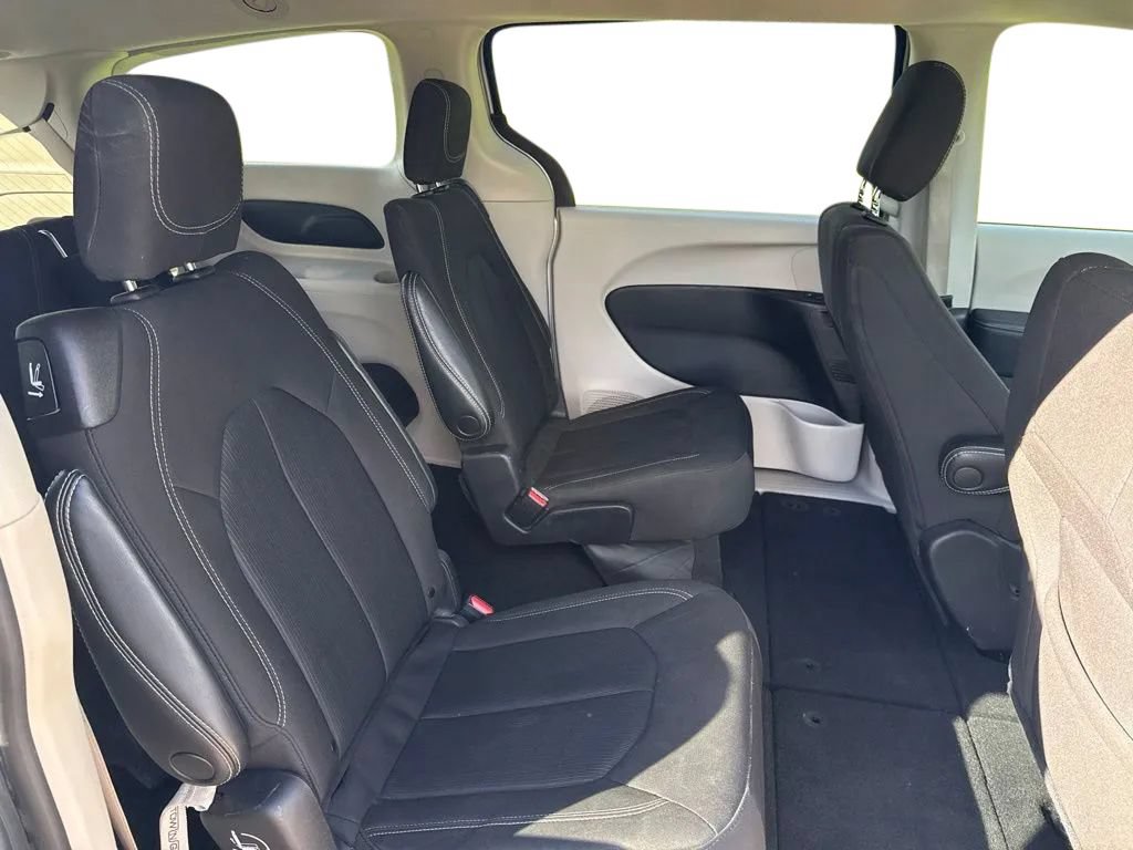 Used 2023 Chrysler Voyager LX FWD image 32