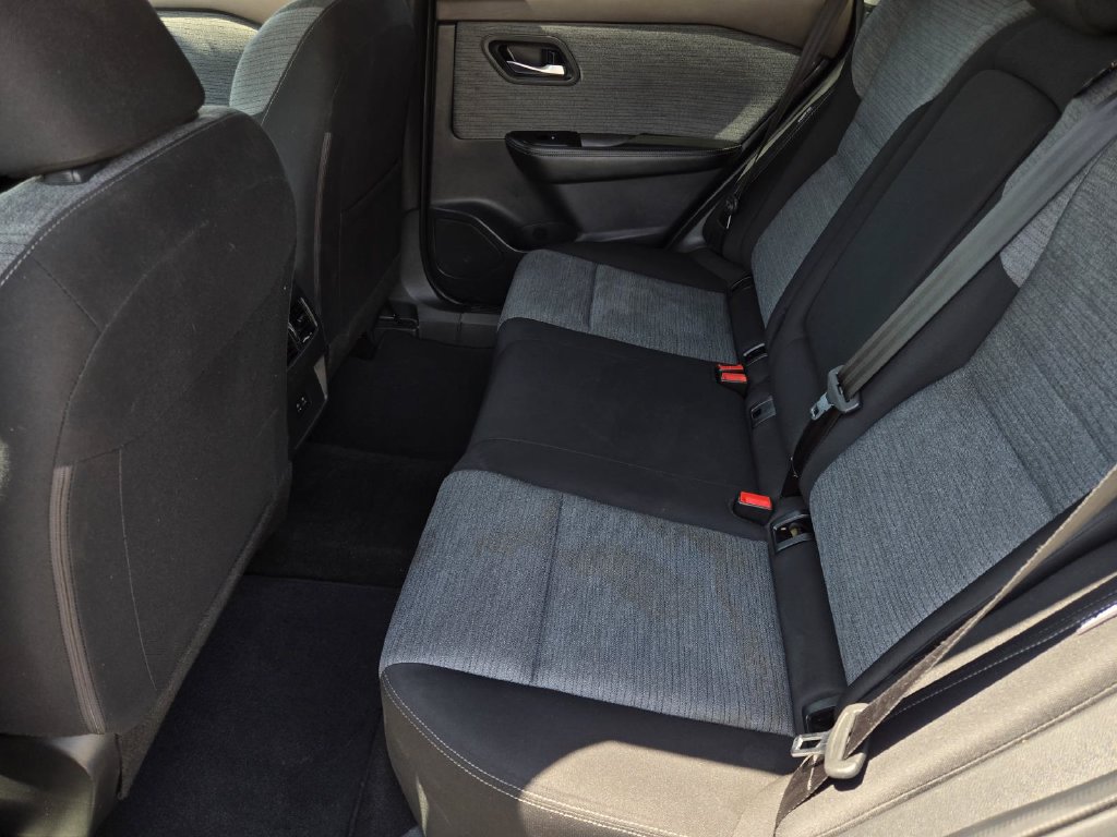 Certified 2023 Nissan Rogue SV FWD image 11