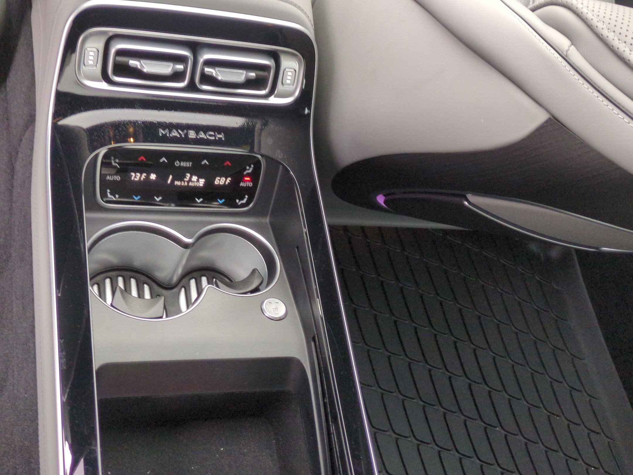 Used 2025 Mercedes-Benz Maybach S 580 4MATIC image 25