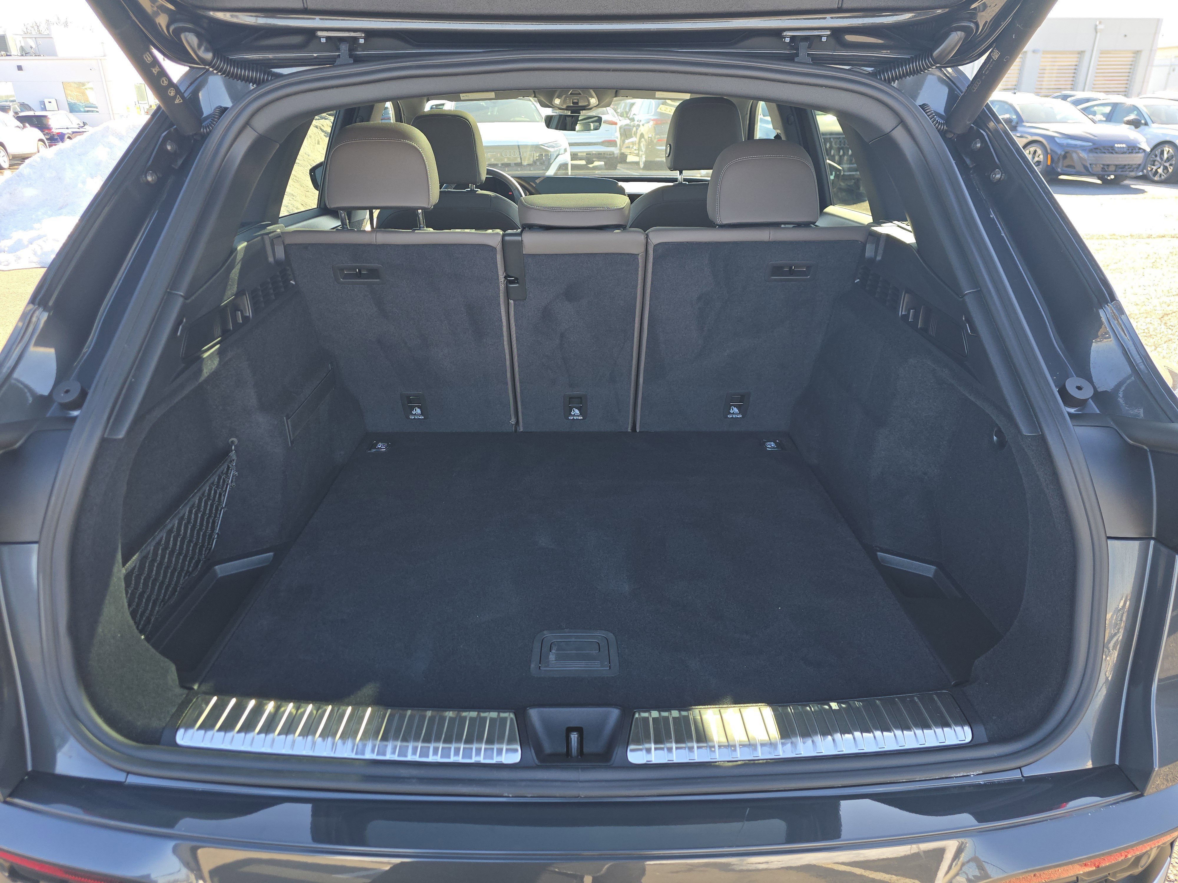 Certified 2025 Audi Q5 Premium w/ Convenience Package image 18