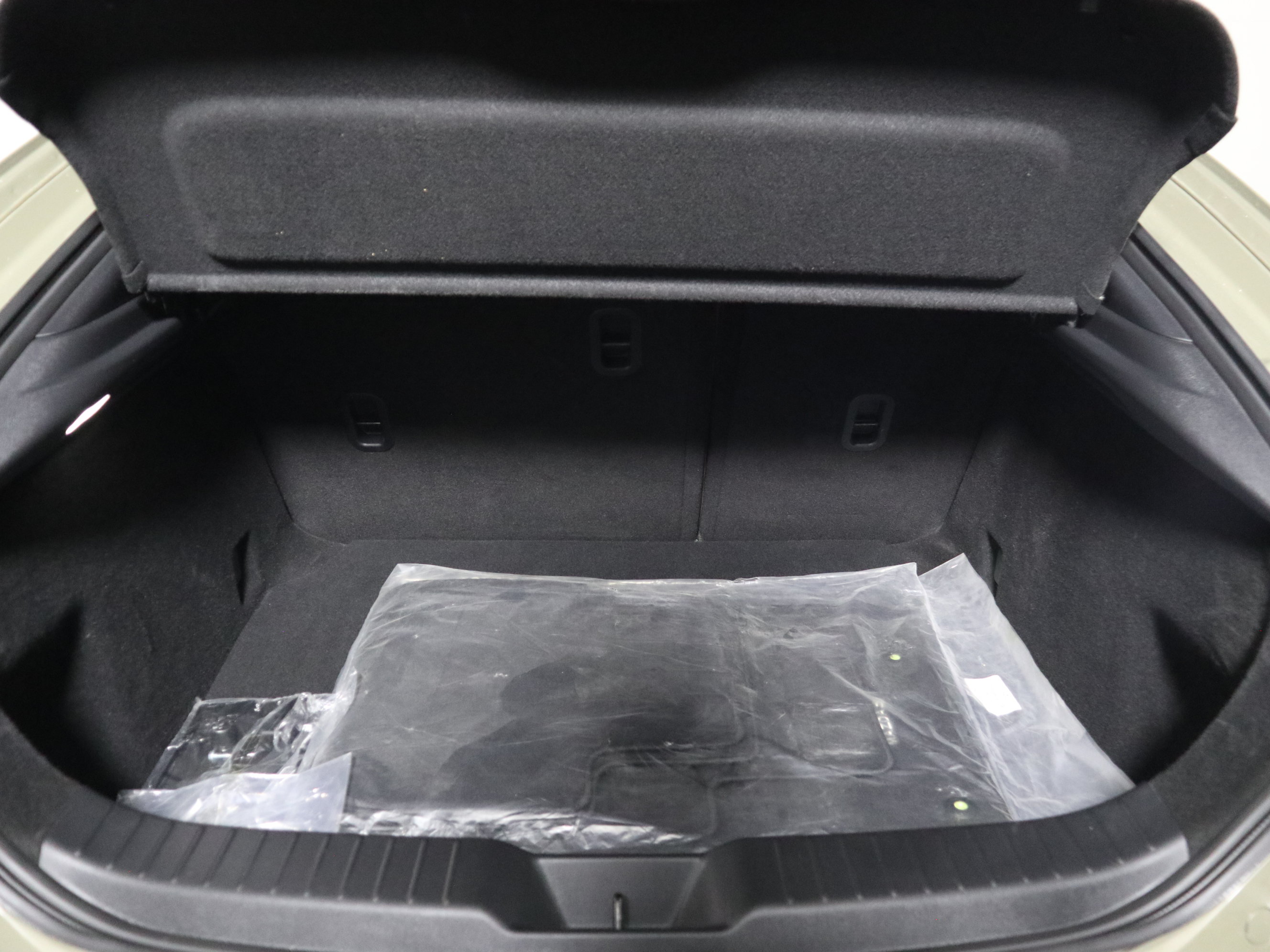 Certified 2025 MAZDA MAZDA3 Carbon AWD/4WD image 8