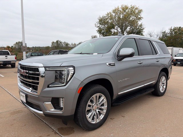 Used 2024 GMC Yukon SLT w/ SLT Premium Package AWD/4WD image 7