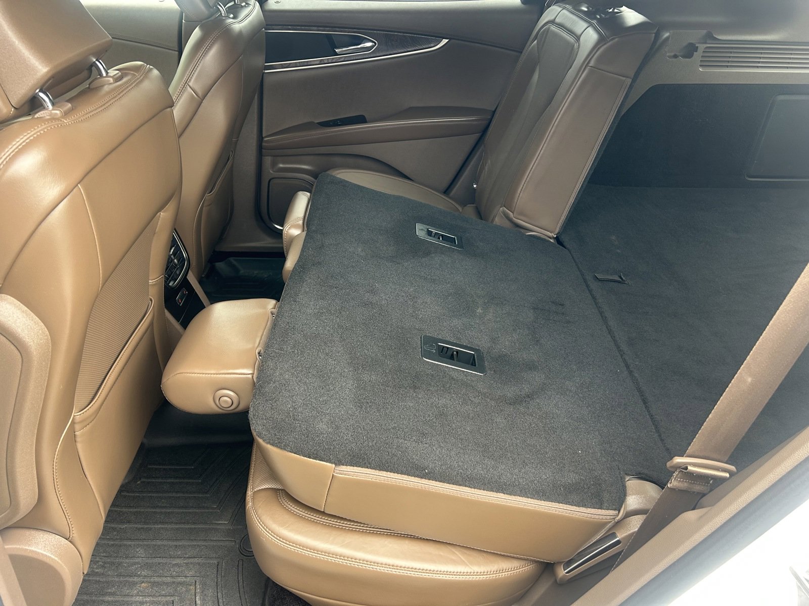 Used 2016 Lincoln MKX Reserve w/ Technology Package image 16