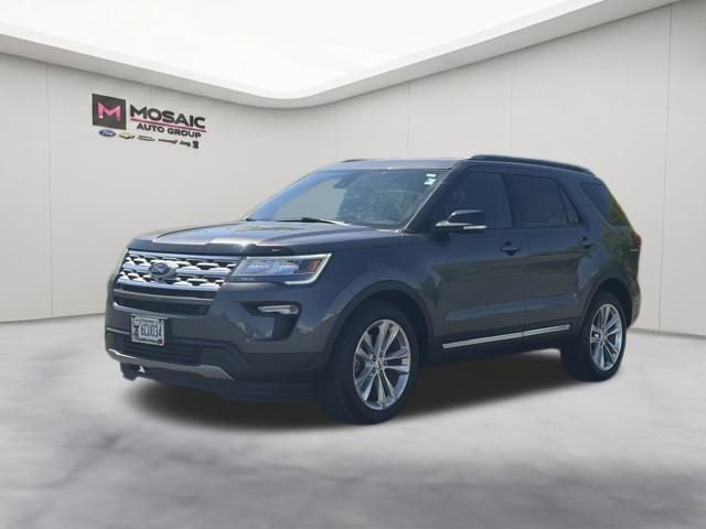 Used 2018 Ford Explorer XLT w/ Equipment Group 202A FWD image 3