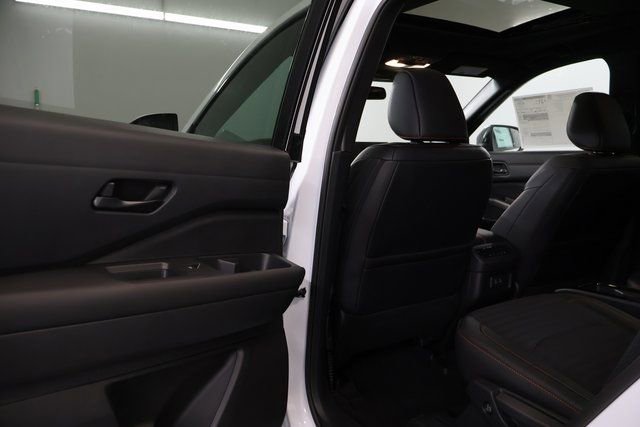 New 2026 Nissan Pathfinder Rock Creek w/ Rock Creek Premium Package AWD/4WD image 26