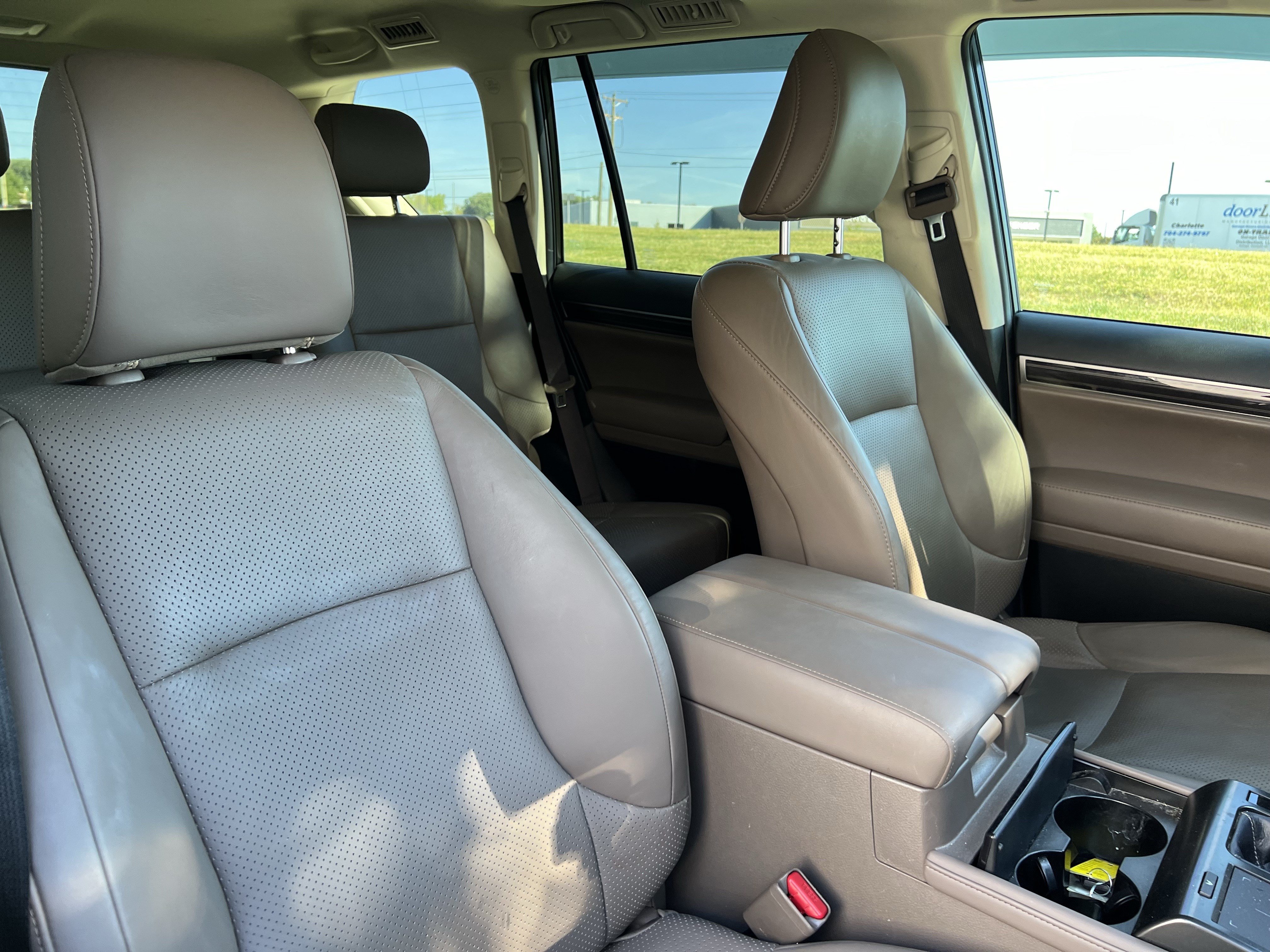 Used 2023 Lexus GX 460 Luxury w/ Sport Design Package AWD/4WD image 35