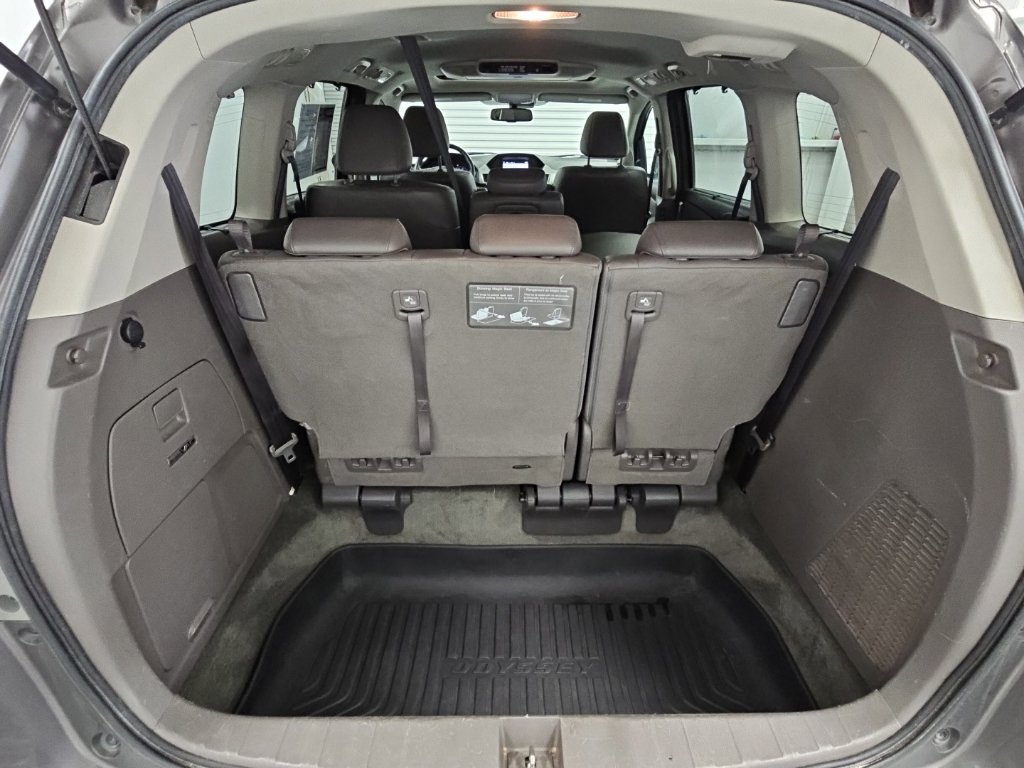 Used 2016 Honda Odyssey Touring Elite image 30
