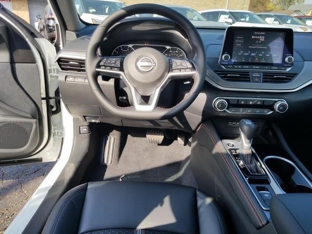 New 2025 Nissan Altima 2.5 SR image 11