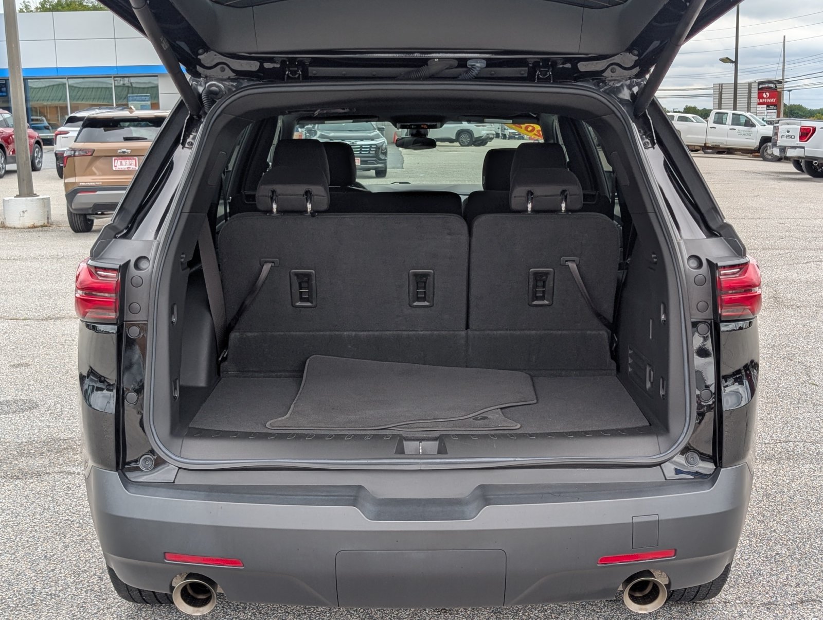 Used 2023 Chevrolet Traverse LT AWD/4WD image 15
