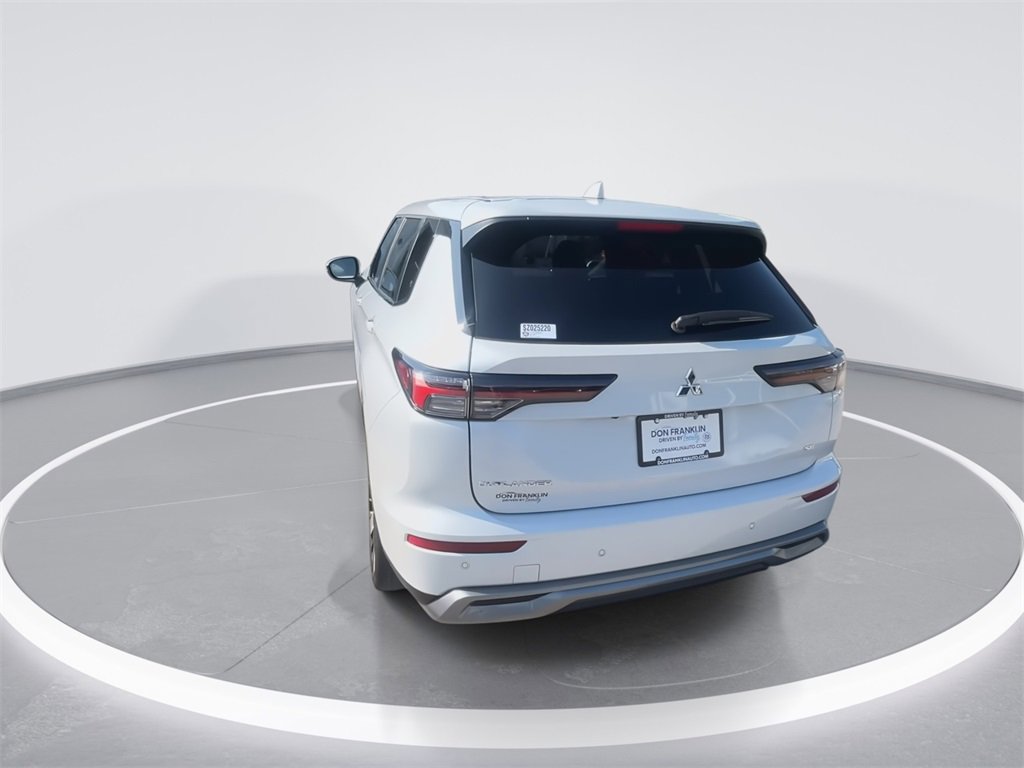New 2025 Mitsubishi Outlander SE image 7