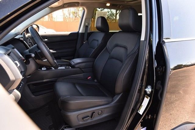 Certified 2025 Nissan Pathfinder SL w/ SL Premium Package image 23