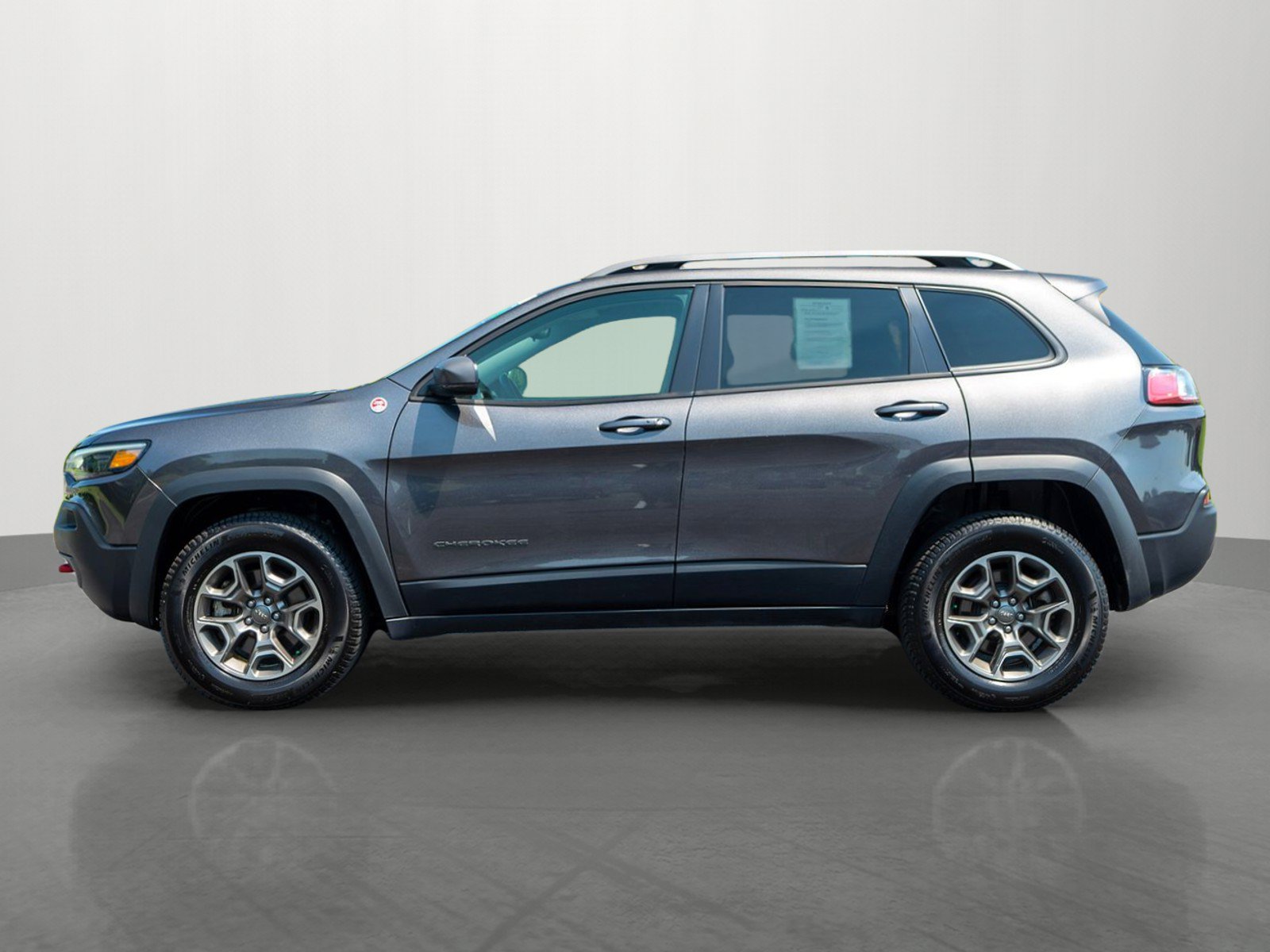 Used 2021 Jeep Cherokee Trailhawk w/ Trailer Tow Group AWD/4WD image 4