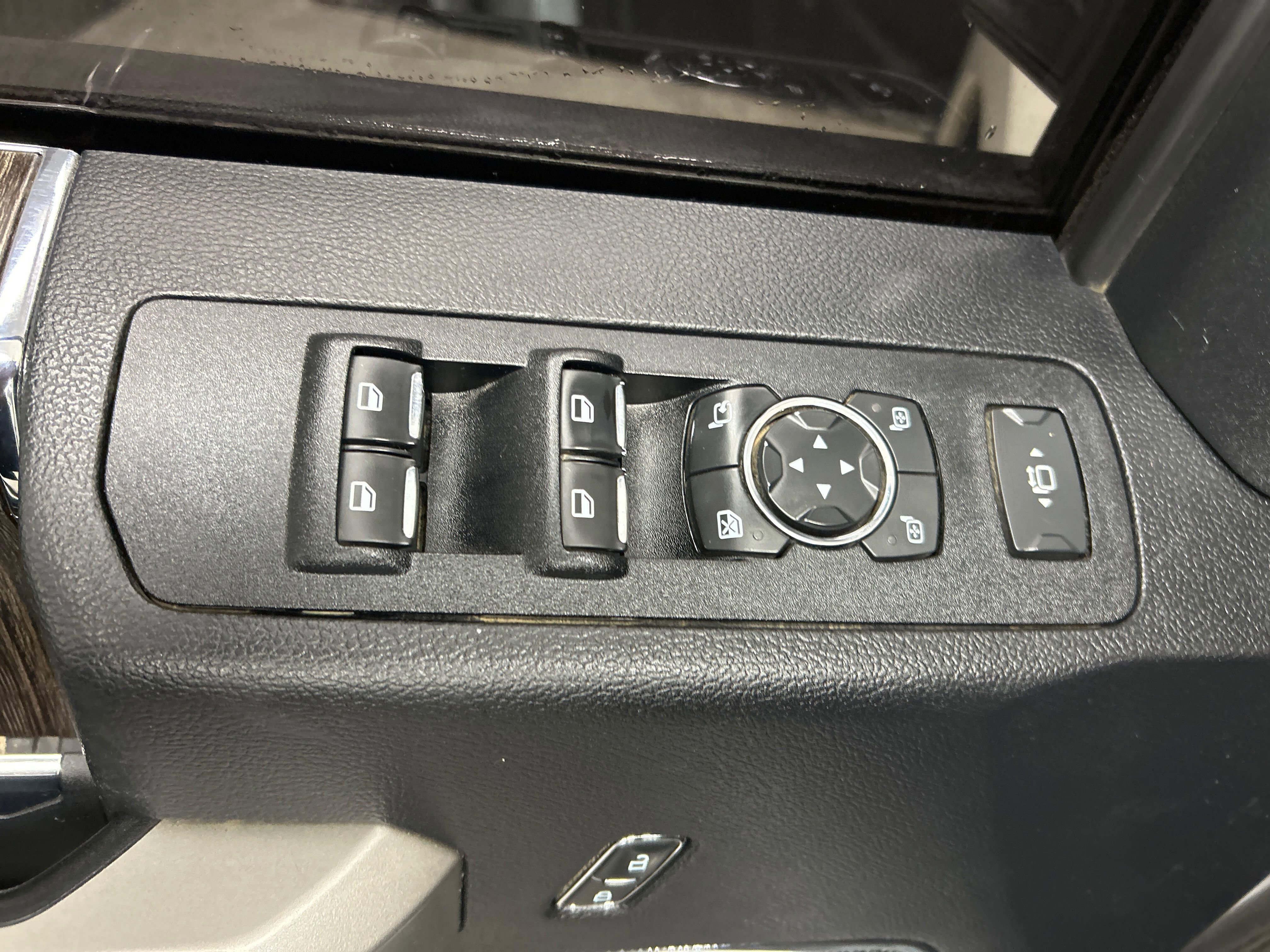 Used 2021 Ford F350 Lariat AWD/4WD image 10
