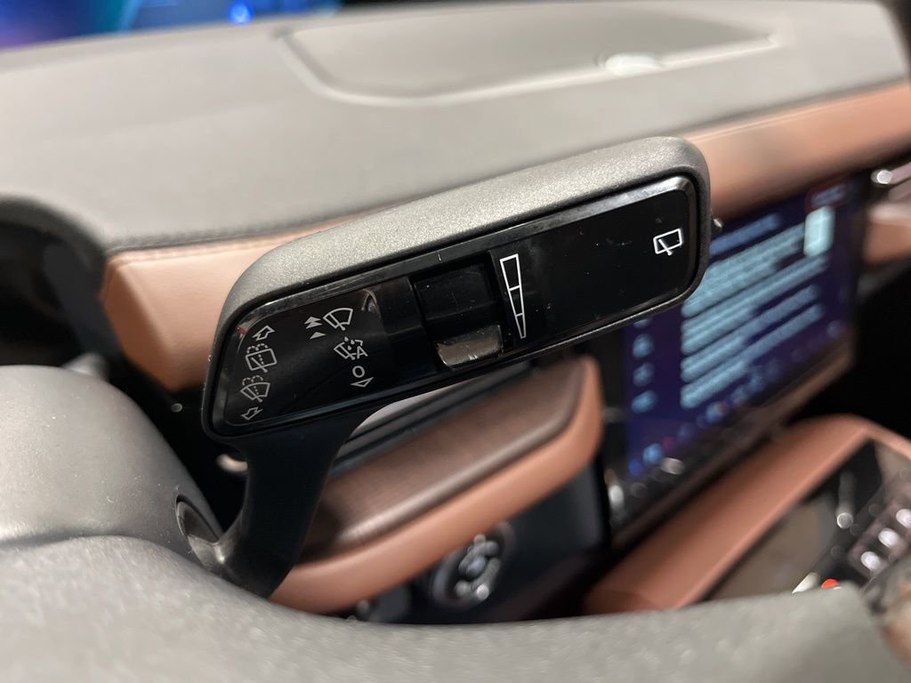 Used 2025 Lincoln Navigator L Reserve image 30