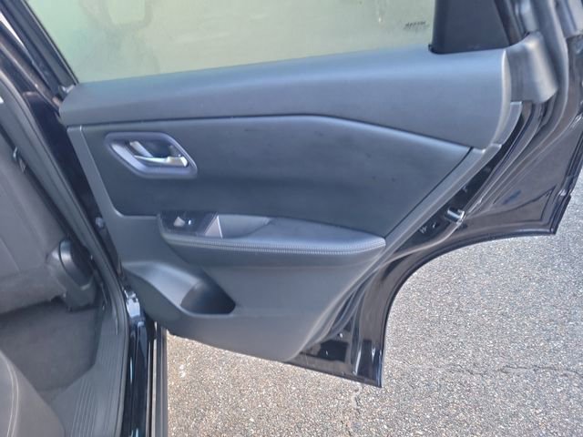 Used 2024 Nissan Rogue SV FWD image 35