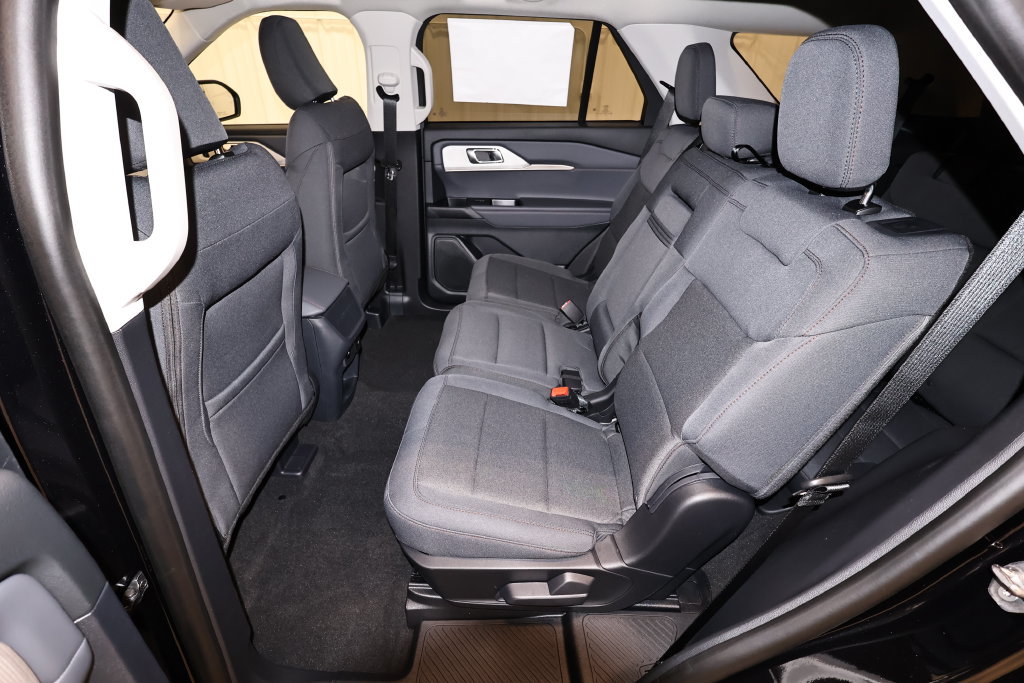 New 2026 Ford Explorer Active AWD/4WD image 14
