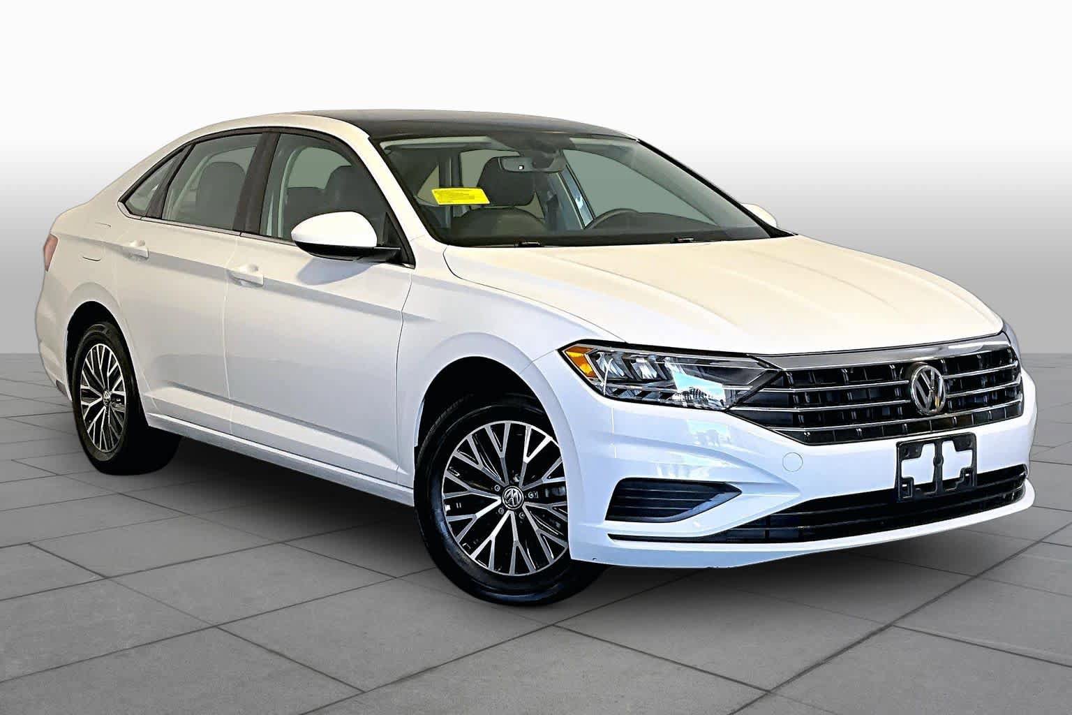 Used 2021 Volkswagen Jetta SE FWD image 3