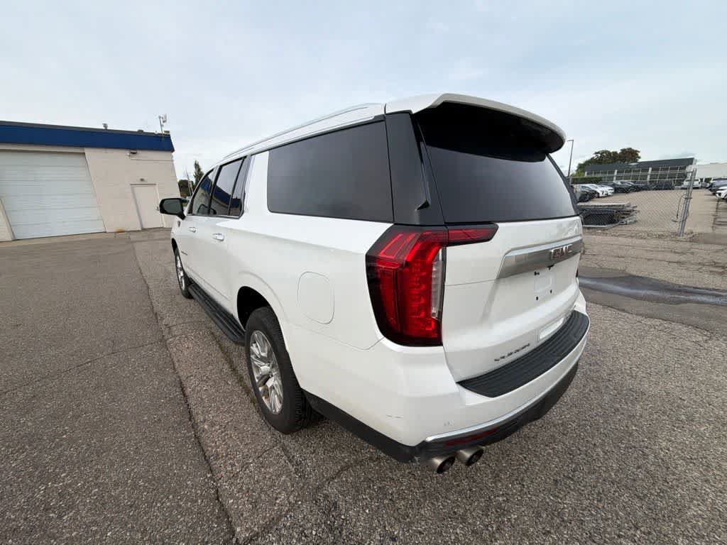 Used 2022 GMC Yukon XL Denali AWD/4WD image 7