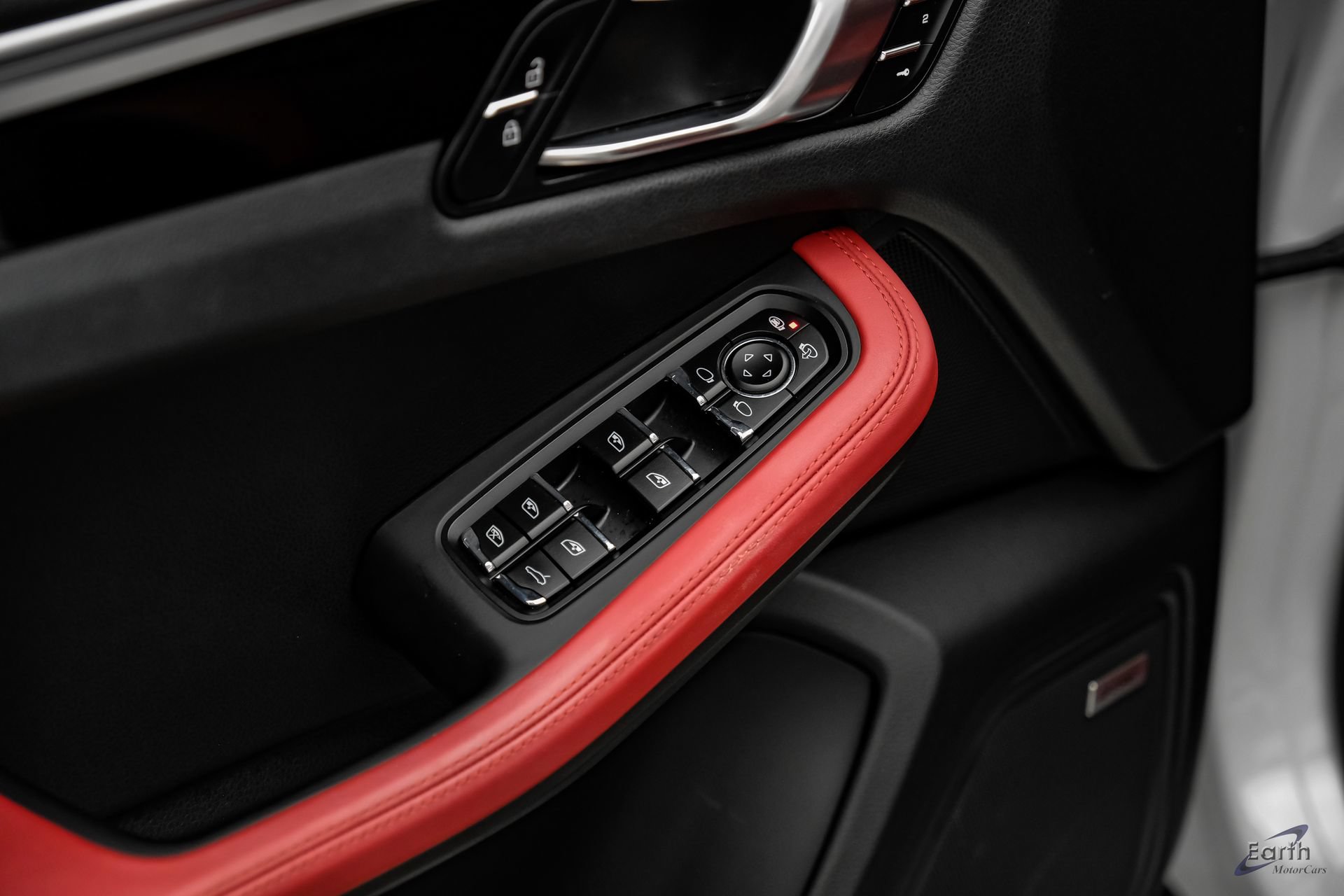 Used 2021 Porsche Macan AWD/4WD image 81