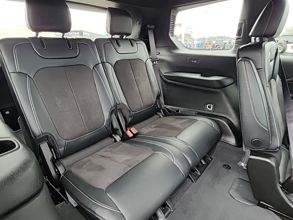 Certified 2023 Jeep Grand Cherokee L Laredo image 26