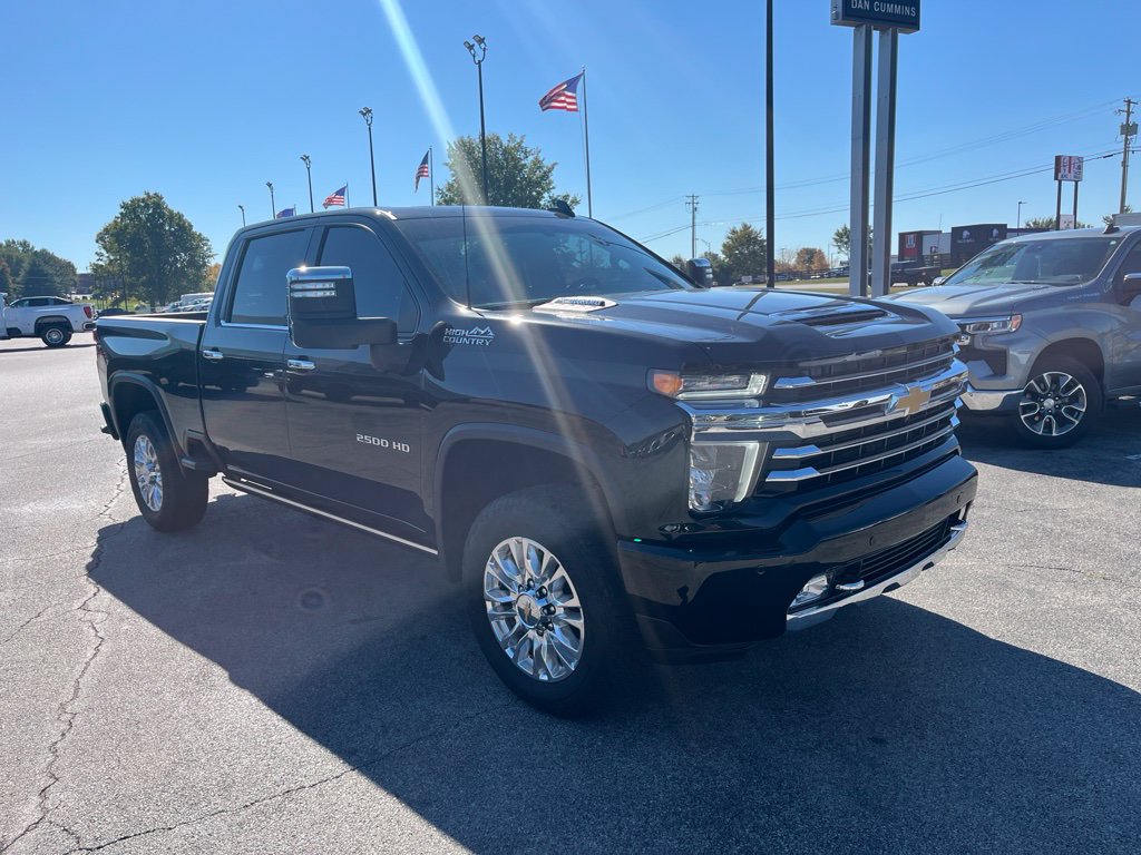 Used 2022 Chevrolet Silverado 2500 High Country AWD/4WD image 2