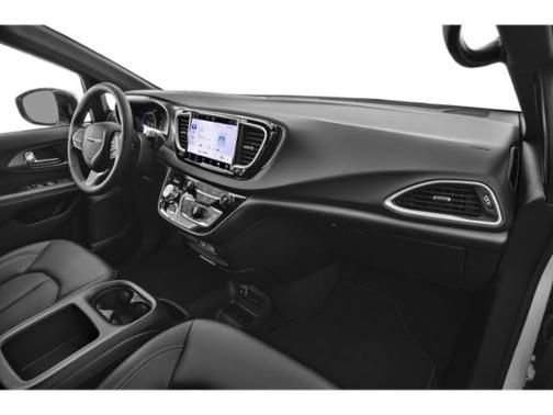 Used 2025 Chrysler Voyager LX FWD image 14