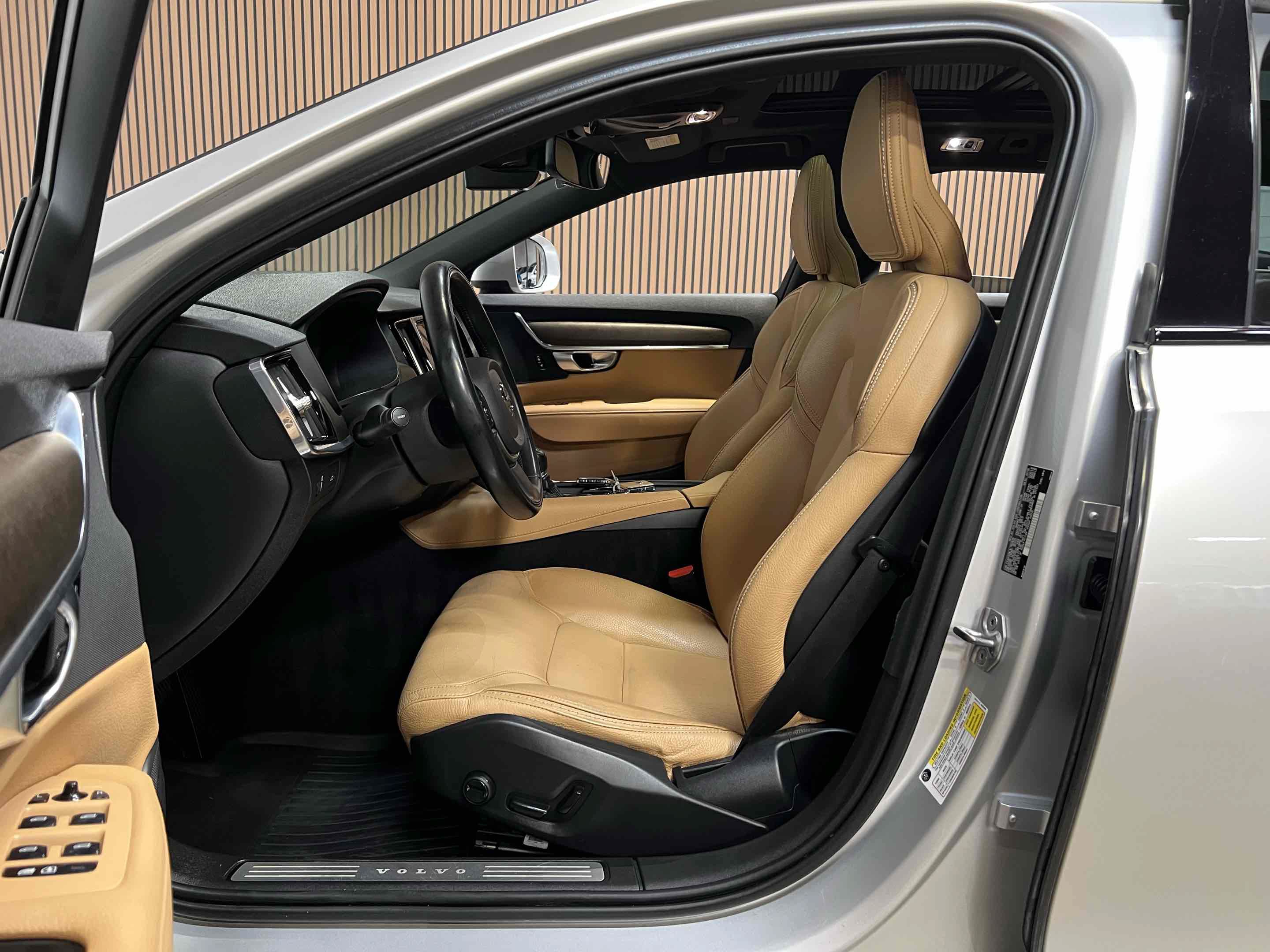 Used 2020 Volvo V90 T6 Cross Country AWD/4WD image 75