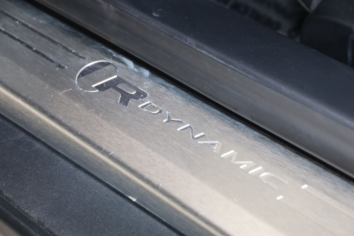 Used 2018 Jaguar F-TYPE R-Dynamic RWD image 42