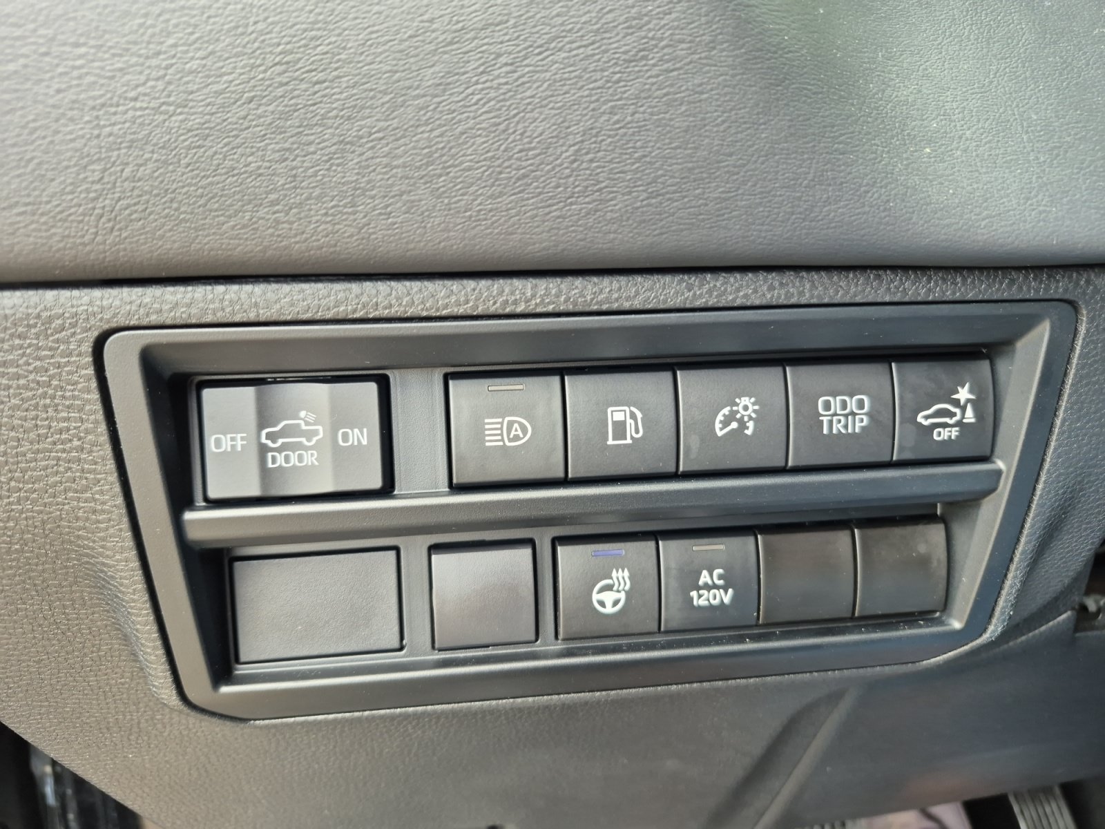 Used 2023 Toyota Tundra Platinum AWD/4WD image 34