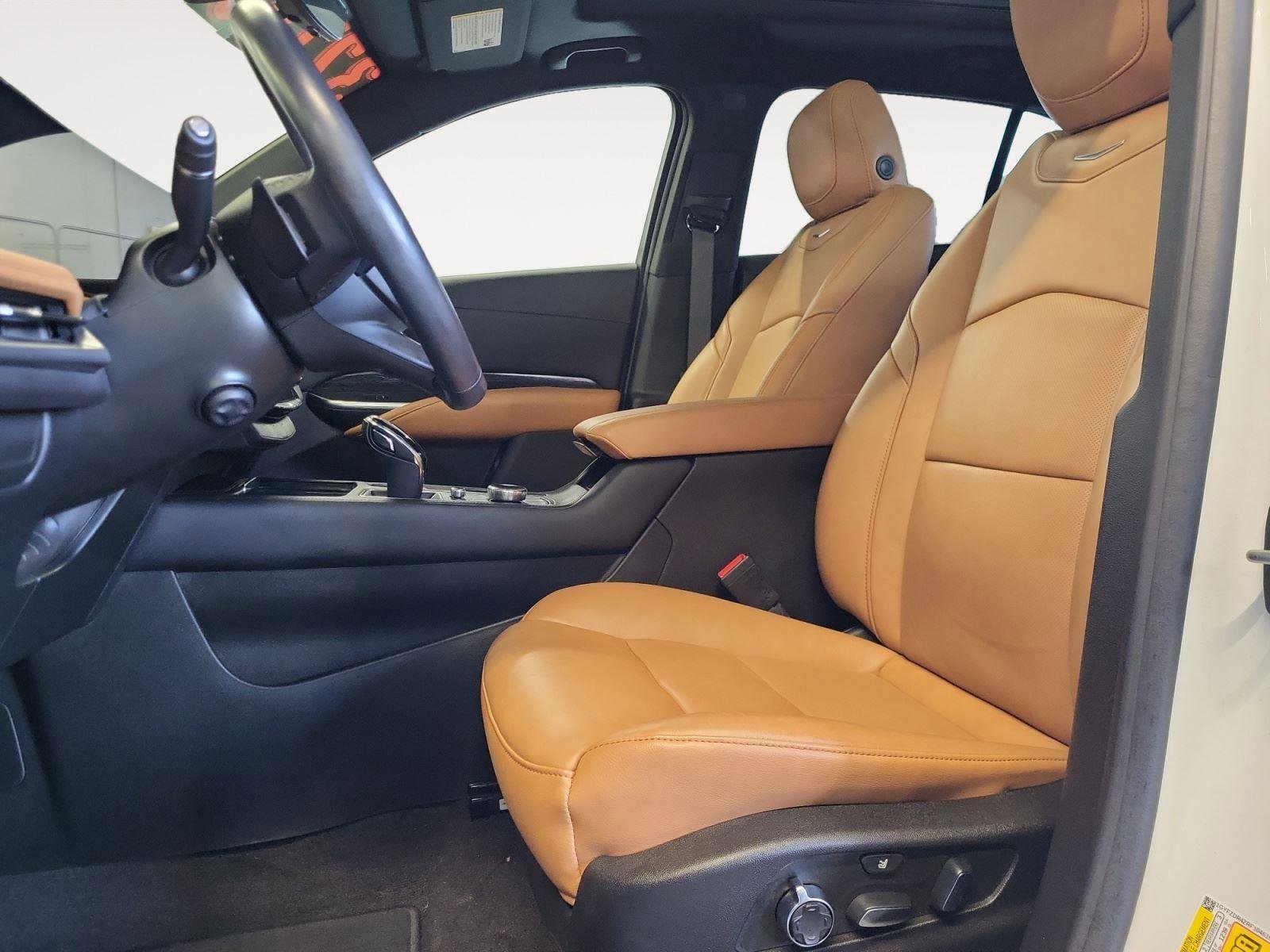 Used 2024 Cadillac XT4 Premium Luxury w/ Technology Package image 10