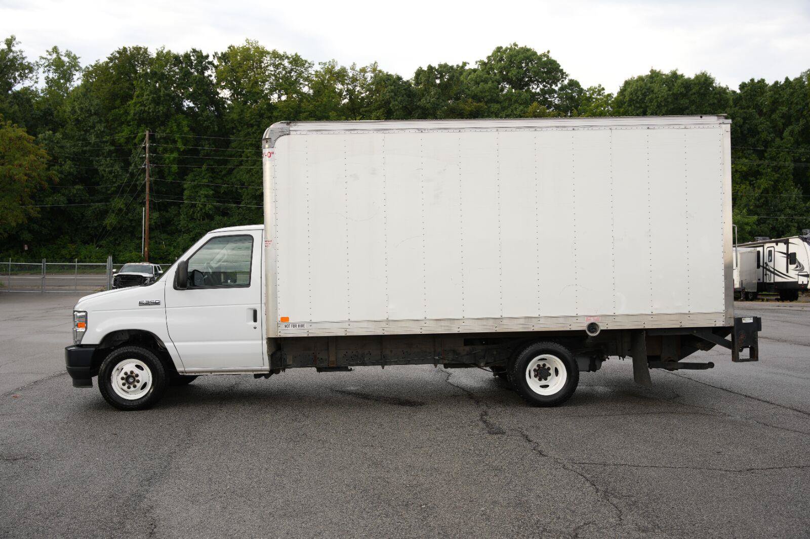 Used 2023 Ford E-350 and Econoline 350 Super Duty w/ Power Windows & Locks Group RWD image 5