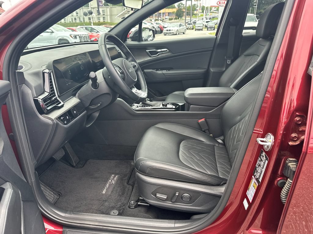 Certified 2025 Kia Sportage X-Line w/ Premium Package AWD/4WD image 9