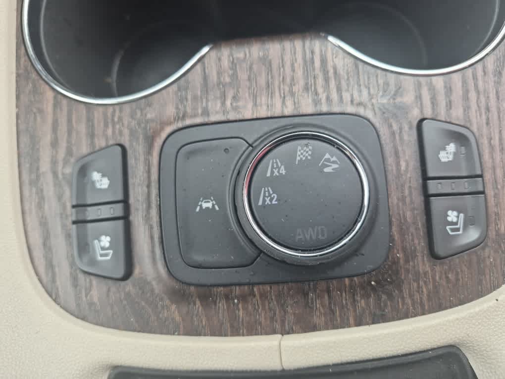 Used 2023 GMC Acadia Denali AWD/4WD image 32