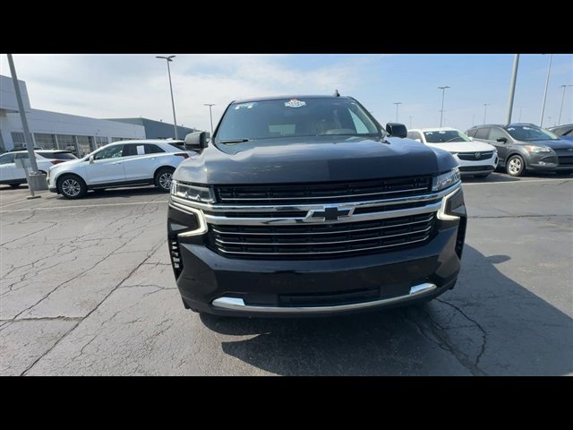 Used 2022 Chevrolet Tahoe LT w/ Luxury Package image 3