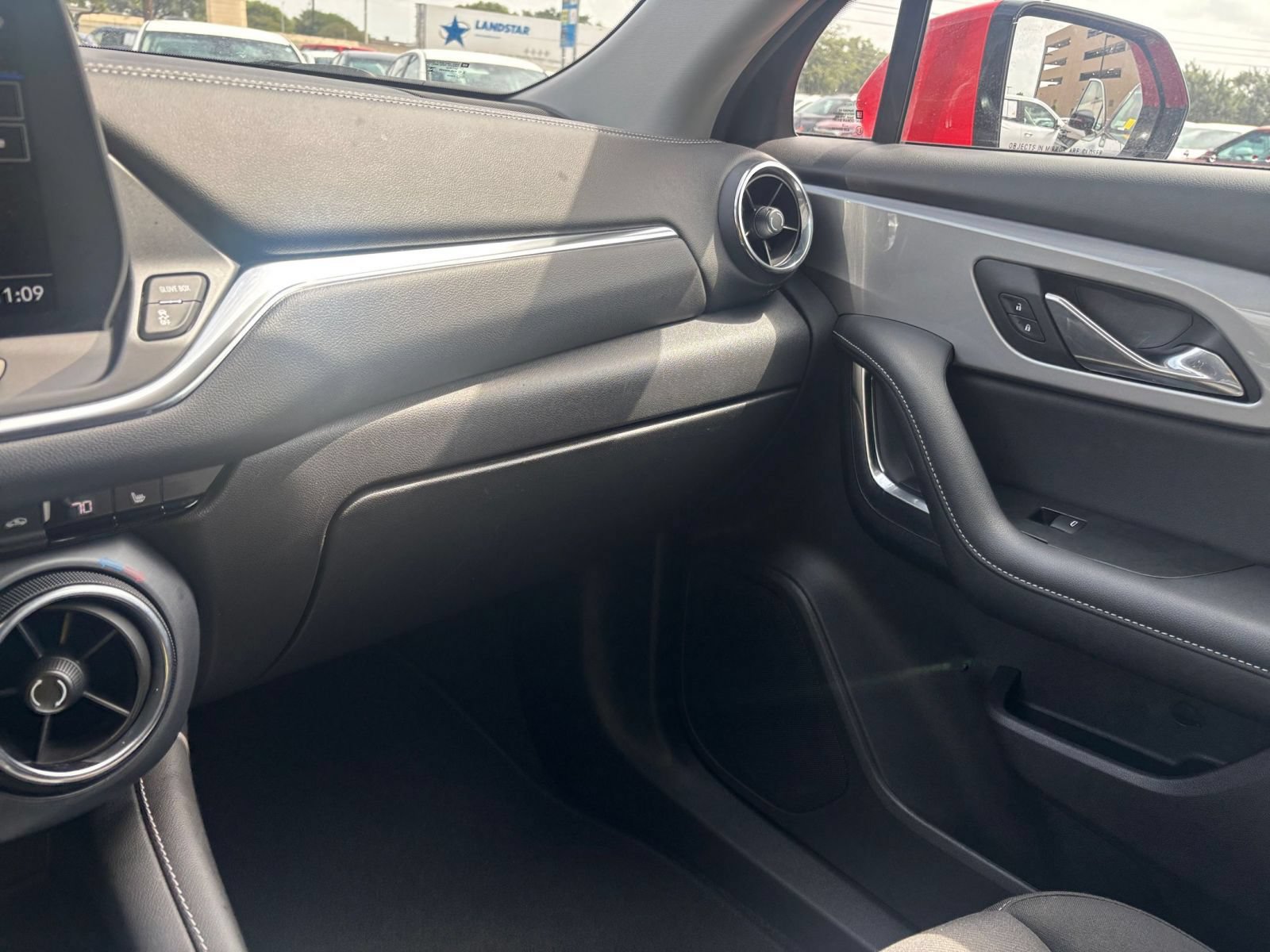 Used 2025 Chevrolet Blazer LT FWD image 37