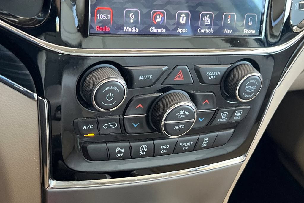 Used 2019 Jeep Grand Cherokee Limited w/ Luxury Group II AWD/4WD image 30