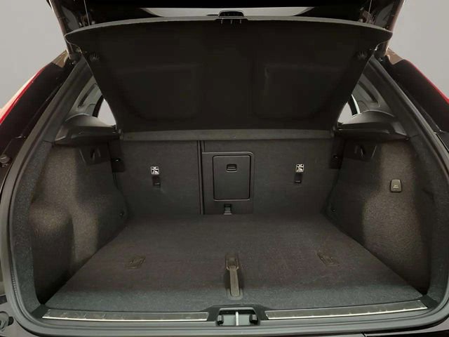 Used 2025 Volvo XC40 B5 Plus image 83